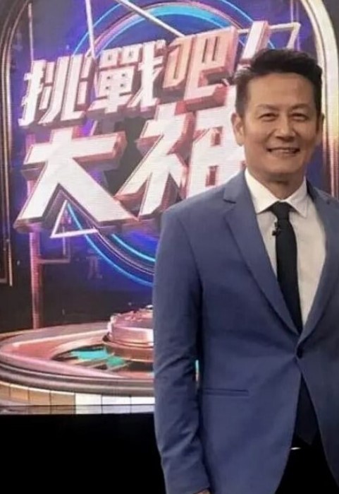 性奴母狗式调教被多位金主爸爸暴力抽插高潮不断 - 中文阿薇